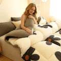Microfiber-Filled Warm Comforter  Luxurious Soft Thick Bedspread for Bedroom and Hotel Use.