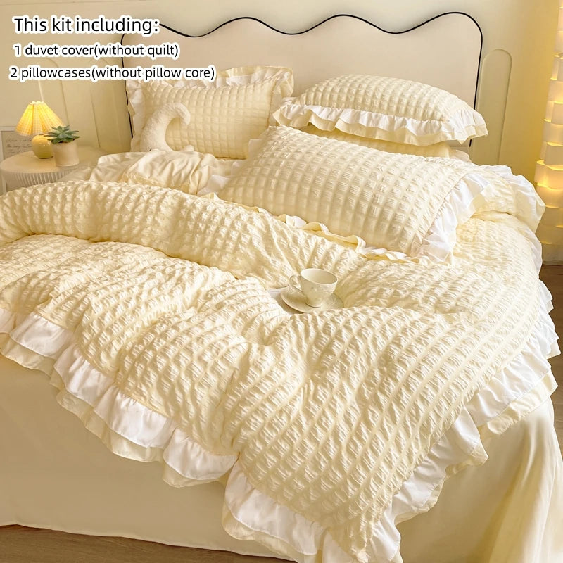 WilloPillow LaceBloom™ Bedding Set.