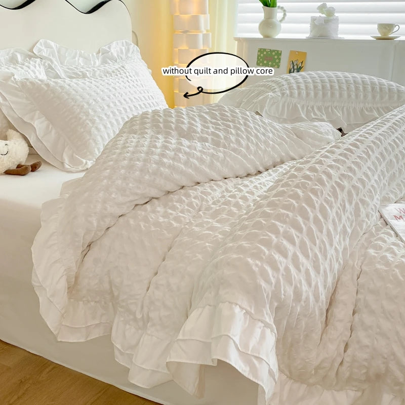 WilloPillow LaceBloom™ Bedding Set.